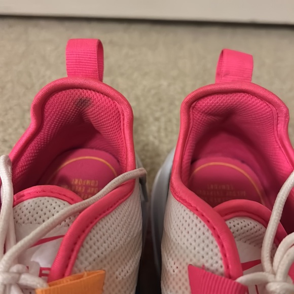 Women’s Nike Air Max Axis - Picture 6 of 7